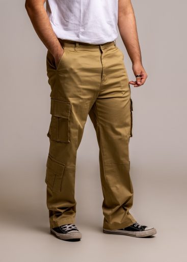 Mid rise cargo pants with Pockets