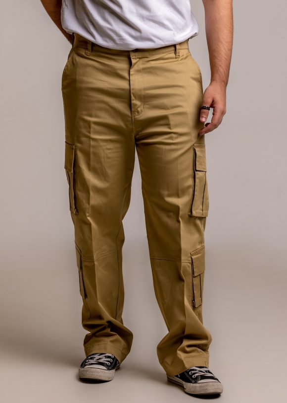 Mid rise cargo pants with Pockets