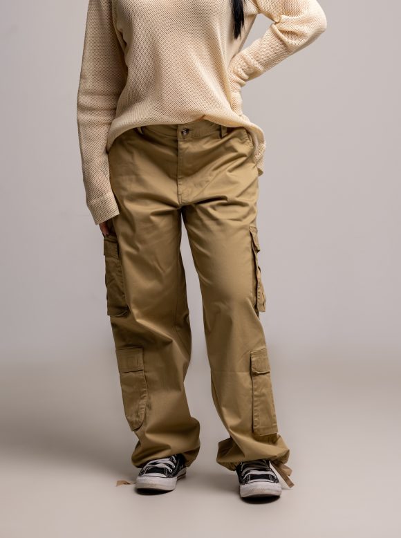 Cargo pants with pockets